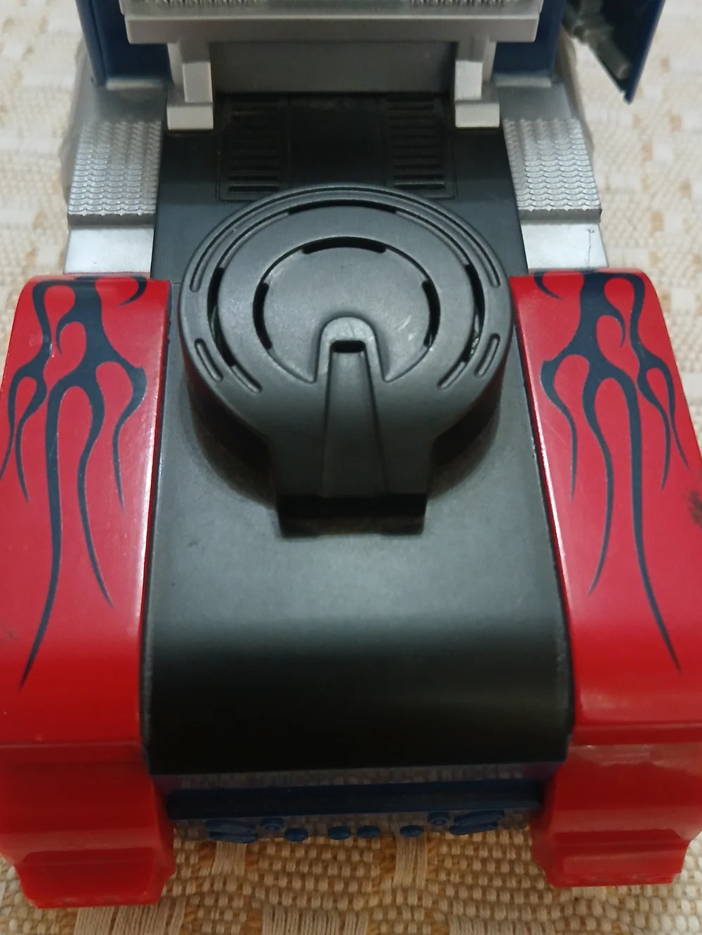 2010 - TRANSFORMERS - OPTIMUS PRIME HAULER Action Figure HASBRO